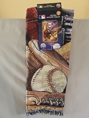 MLB Philadelphia Phillies Woven Throw
